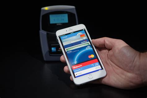 The service launched with a. Discover announces bringing Apple Pay to cardholders this Fall