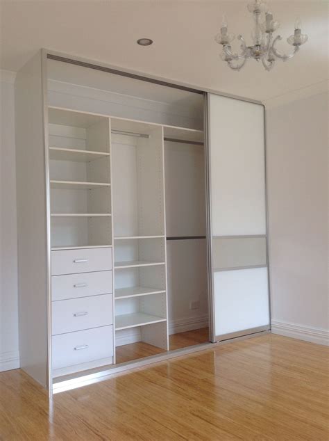 Please View Through Our Gallery Of Built In Wardrobe Pictures As We