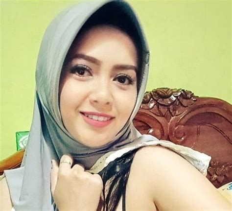 Jilbab Cantik Hot Di Twitter Cerita Sex Uang Sekolah Di Ganti Free