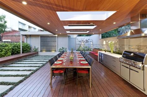 We offer kitchen design inspiration, from clever new gadgets to stylish vintage finds. Outdoor Kitchen Design Ideas - Get Inspired by photos of ...