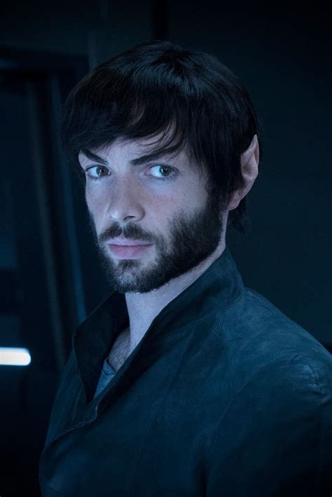Star Trek Discovery First Look At Ethan Peck As Spock Revealed