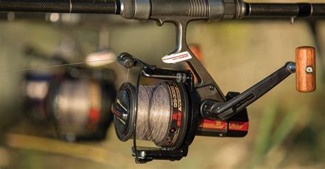 Sports Outdoors Daiwa Tournament SS2600 Whisker Reel Fishing