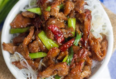 It is crispy, sticky, sweet and salty, and eyes rolling back into your head delicious. Vegan Mongolian Beef - VeggieSouls