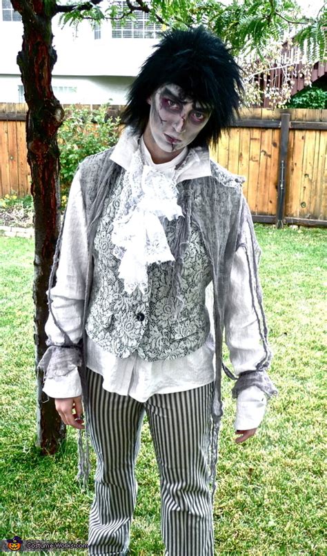 Homemade Zombie Costume And Makeup No Sew Diy Costumes