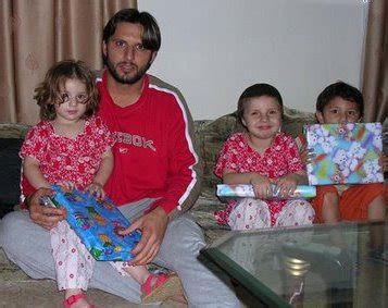 Javed miandad and shahid afrid caught themselves in a controversy when afridi commented that miandad was always talking about money and in response miandad accused afridi of being involved. Sahid Afridi With Wife and Daughters