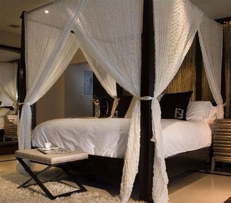 Romantic Bedroom With Canopy Beds 34 Sweetyhomee Home Decor Bedroom
