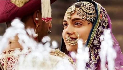 Deepika Padukone Ranveer Singh Wedding Bride And Groom Wore A Bright