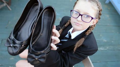 Schoolgirl 12 Put Into Isolation Because New Shoes Have A Bow On The Front Mirror Online