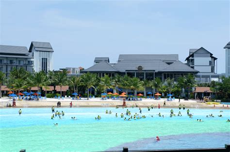Desaru waterpark is just 90 minutes from singapore woodlands checkpoint & it's the largest wave pool in southeast asia. Seseruan di Desaru Coast Adventure Waterpark Malaysia ...