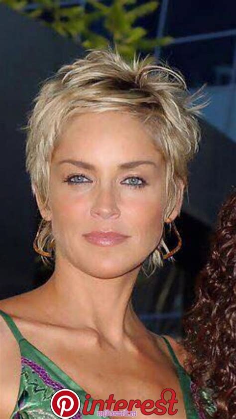 Pixie cuts are a great short hairstyle to get into. over 50 | Krátke strihy vlasov, Účesy, Krátke vlasy