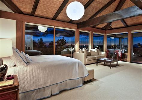 Master Bedrooms With Amazing View Quiet Corner