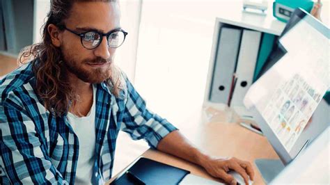 They design media strategies and monitor advertising is a highly competitive and lucrative business for anyone involved, and creative directors are certainly not the ones to miss out on the. How Do I Become An Art Director With Graphic Designing ...