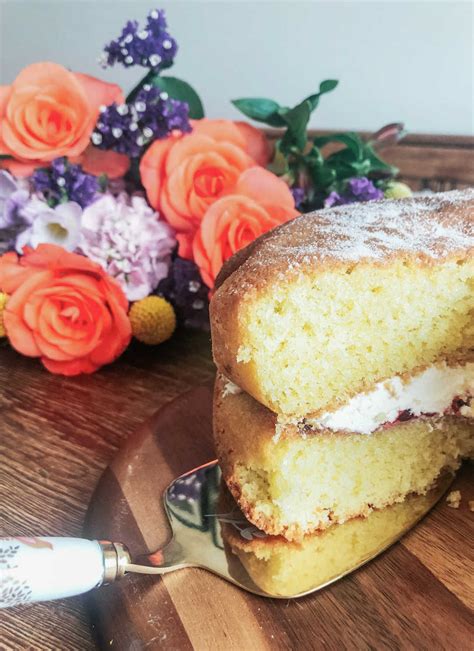 Here you can find the perfect vanilla cake to celebrate any day. Super Easy Victoria Sponge By Mary Berry ⋆ Extraordinary Chaos