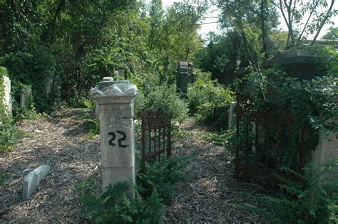 Lacking Long Term Plans Many Us Jewish Cemeteries In Neglect