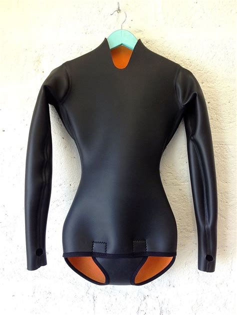 Slynk Wetsuits Retro Inspired Custom Wetsuits From The Uk Kitesista Wetsuits Girl Suits