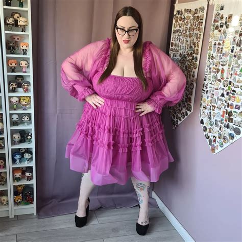 becky fatty outfit selfies boo brown instagram photos and videos plus size fashion