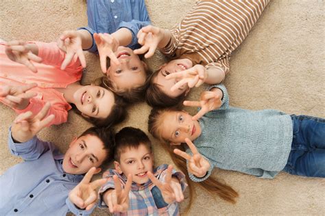 9 Tips To Help Your Kids Make Friends