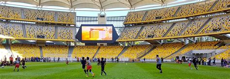 Still, the national stadium of malaysia in bukit jalil (outskirts of capital kuala lumpur) makes quite an impression, owing most of it to three tiers of. Ragbi Asia Di Stadium Nasional Bukit Jalil Tahun Depan ...