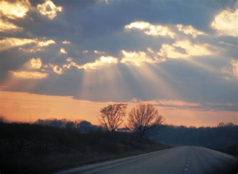 Morning Sunbeams In The Sky Near Grayville Illinois Sunrise Sunrise