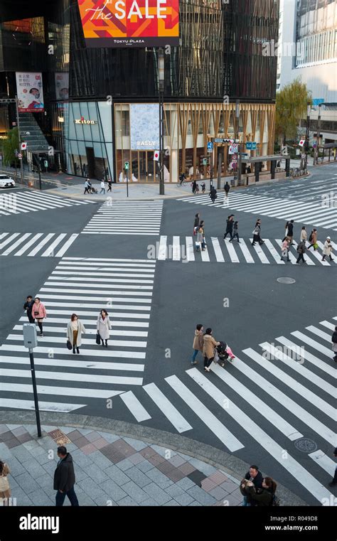 Tokyo Japan Pedestrian Crossing In Ginza Stock Photo Alamy