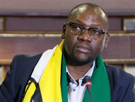 Zimbabwe Who Is Pastor Evan Mawarire The Man Behind Thisflag Subversive Protest Movement