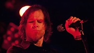 Mark Lanegan, Screaming Trees and Queens of the Stone Age Singer, Dead ...