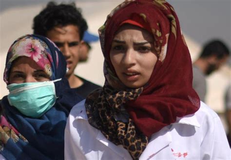 Edraee released a video on thursday in which a nurse, perhaps najjar, is seen from the back. Razan Al-Najjar : une héroïne de Gaza