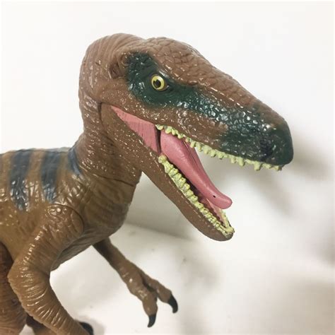Jurassic World Velociraptor Delta Dinosaur Figure 11 Long Poseable Arms And Legs Collectible