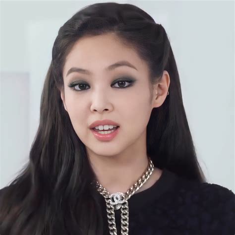 Jennie Pics On Twitter Shes The Prettiest In 2021 Kim Makeup Korean Makeup Look Jennie