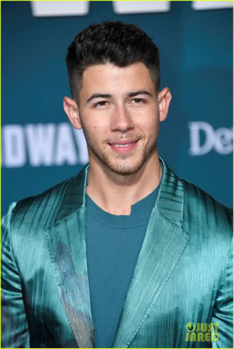 Nicholas jerry nick jonas (born september 16, 1992) is a american actor & singer. Nick Jonas Looks So Cool at the 'Midway' Premiere! | Photo 1270900 - Photo Gallery | Just Jared Jr.