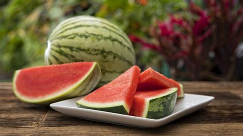 Pick Out Ripe Watermelon Every Time With This 2 Finger Trick