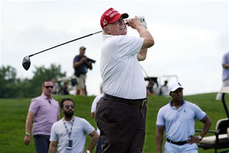 Bedminster Donald Trump Beerdigt Ex Frau Ivana Auf Golfplatz Mopo