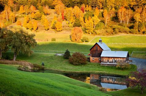 Beautiful Autumn Barn Photos Fall Foliage Pictures