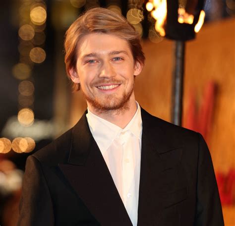 Conversations With Friends Joe Alwyn Has Just Six Minutes Of Dull