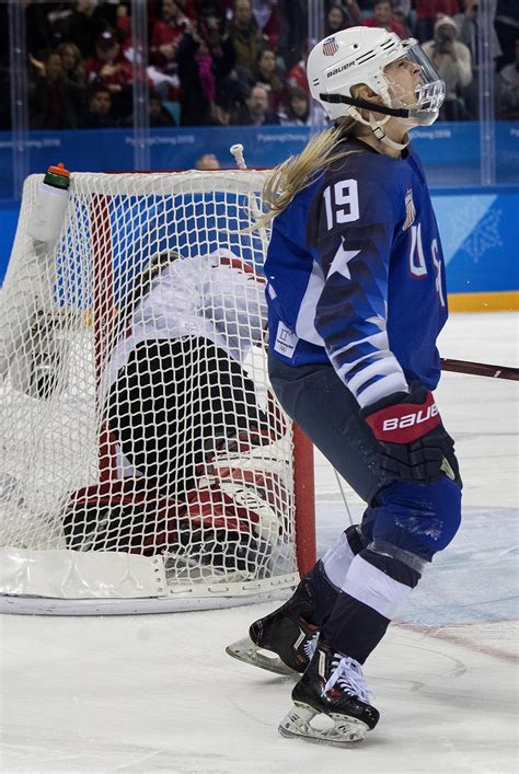 Read Helene Elliott The Us Womens Hockey Teams Golden Secret