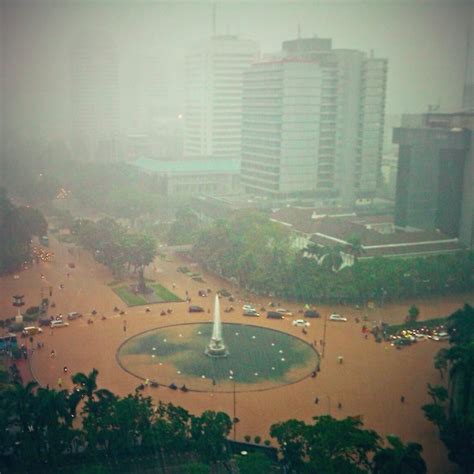 Foto Banjir Bundaran Hi Hotel Indonesia