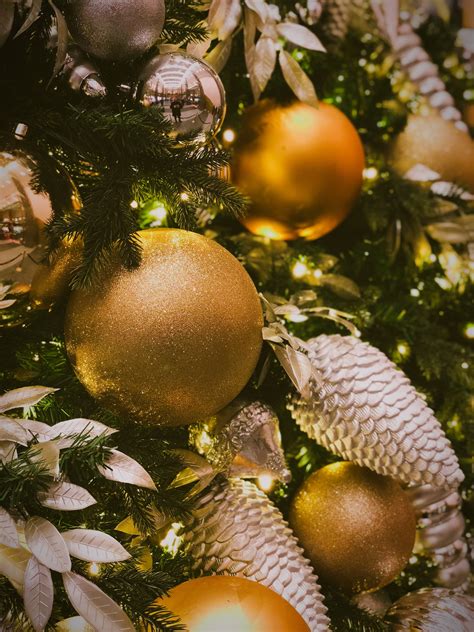 Yellow Bauble Christmas Decorations Ball Glitter Hd Wallpaper
