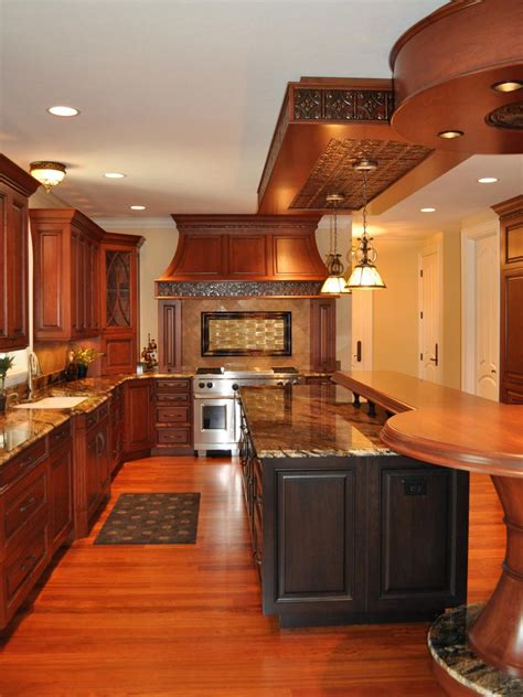 Traditional Kitchen With Tile Trim And Large Island Hgtv