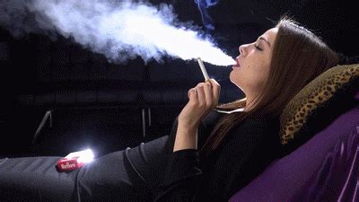 Kira Heavy Smoking Beauty Usa Smokers