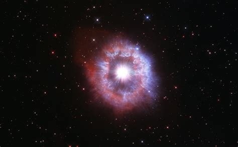 Hubble 31 Anos Estrela Gigante à Beira Da Destruição é O Destaque