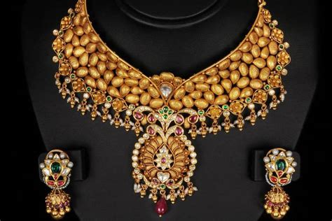 Visit These Famous Kolkata Jewellery Shops Right Now For Your