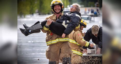 This Elderly Woman Cracked Up The Firefighter During Her Rescue