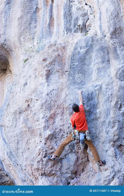 Young Climber Hanging By A Cliff Stock Image Image Of Hiking Dangle