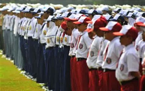 Ketentuan Atribut Pakaian Seragam Sekolah Siswa Sd Smp Dan Sma