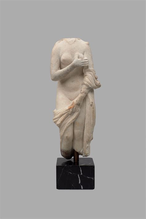 Kunsthistorisches Museum Statuette Statuettentorso Aphrodite Mit Eros