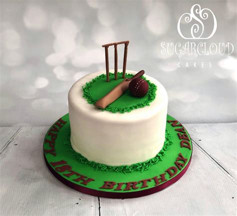 Sugar Cloud Cakes Cake Designer Nantwich Crewe Cheshire An 18th Birthday Themed Cricket Cake