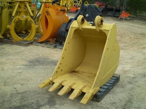 Caterpillar Heavy Duty 322 Dig Bucket For Sale