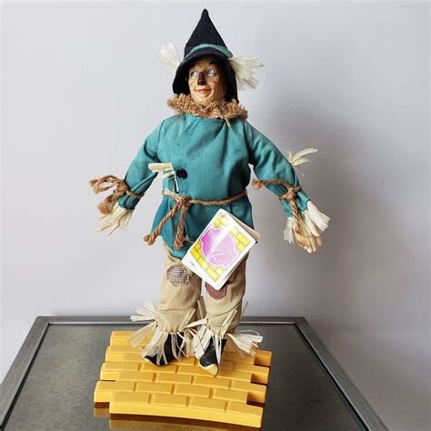 1987 Wizard Of Oz Scarecrow Doll With Stand And Tag Presents Division