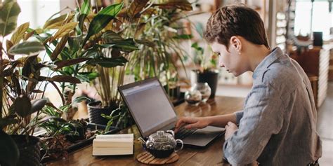 Bank offers a free student checking account with no monthly maintenance fees or minimum balance requirements. Check your balance and make transfers | CIBC