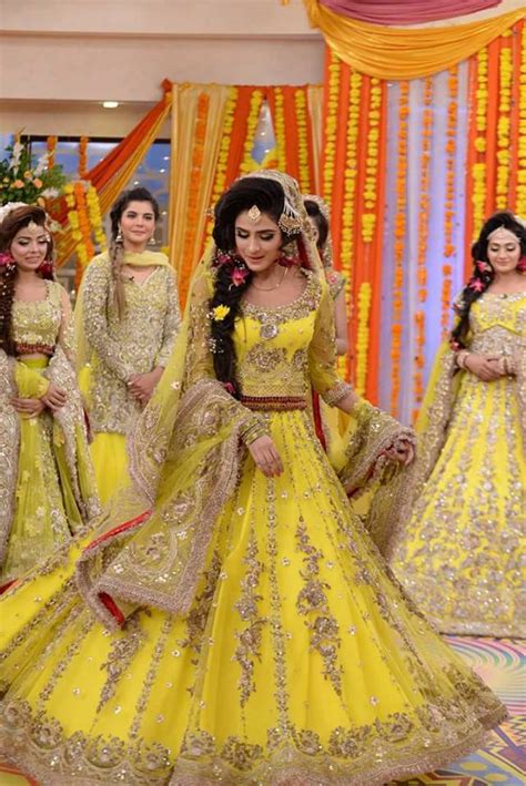 Latest Pakistani Bridal Mehndi Dresses 2021 For Brides Fashionglint